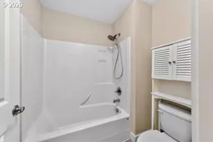 235 NW Milne St, Hillsboro, OR 97124 - Photo 33