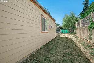 646 SE 8th St, Toledo, OR 97391 - Photo 15