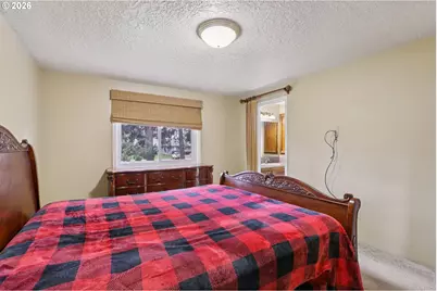 691 SW Linneman Ct, Gresham, OR 97030 - Photo 17