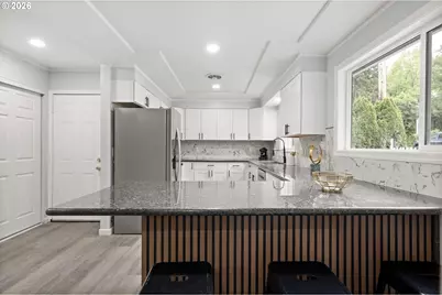 8923 SE Clinton St, Portland, OR 97266 - Photo 9