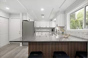 8923 SE Clinton St, Portland, OR 97266 - Photo 9