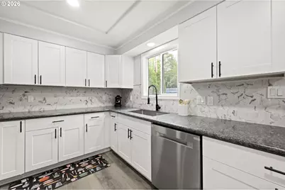8923 SE Clinton St, Portland, OR 97266 - Photo 11