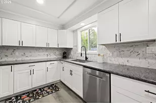 8923 SE Clinton St, Portland, OR 97266 - Photo 11