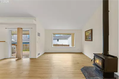 720 SW Pioneer Ct, Willamina, OR 97396 - Photo 5