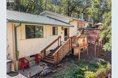 715 Jodee St, Myrtle Creek, OR 97457 - Photo 1