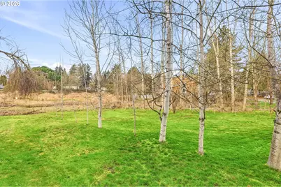 335 NE Hillwood Dr, Hillsboro, OR 97124 - Photo 7