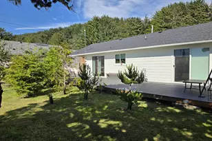 30404 Hillside Terrace, Gold Beach, OR 97444 - Photo 33