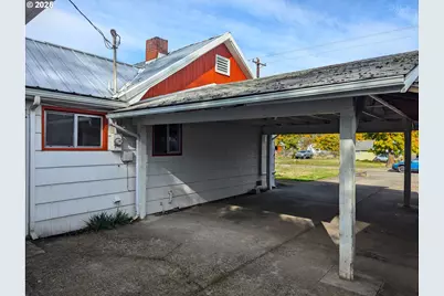 47564 School St, Oakridge, OR 97463 - Photo 33