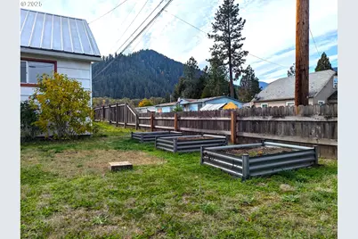 47564 School St, Oakridge, OR 97463 - Photo 37