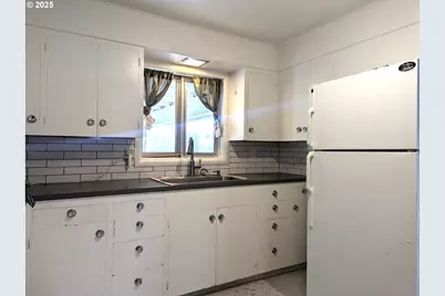 47564 School St, Oakridge, OR 97463 - Photo 11