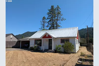 47564 School St, Oakridge, OR 97463 - Photo 1