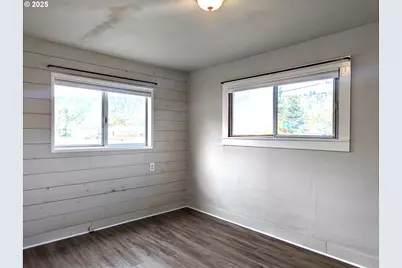 47564 School St, Oakridge, OR 97463 - Photo 15