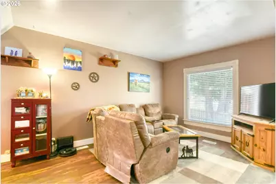 417 NW 4th St, Pendleton, OR 97801 - Photo 9
