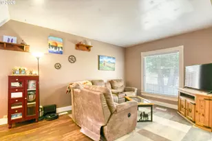 417 NW 4th St, Pendleton, OR 97801 - Photo 9
