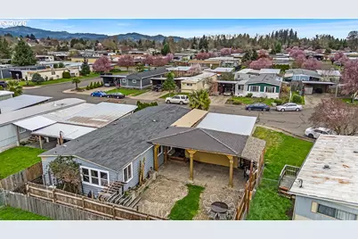 1428 NW 5th St, McMinnville, OR 97128 - Photo 5