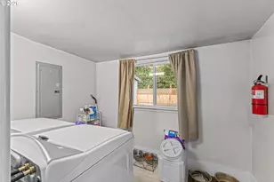 950 W 17th St, Coquille, OR 97423 - Photo 19