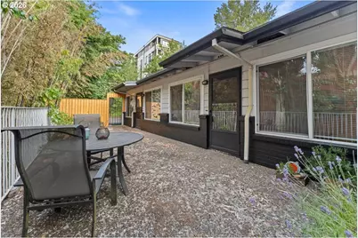 3216 SW 11th Ave, Portland, OR 97239 - Photo 7