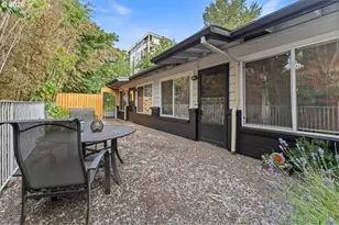 3216 SW 11th Ave, Portland, OR 97239 - Photo 7