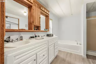 300 SE Lacreole Dr, Dallas, OR 97338 - Photo 15