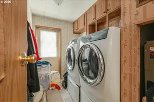 300 SE Lacreole Dr, Dallas, OR 97338 - Photo 17