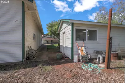 48025 NW Strohmayer Rd, Forest Grove, OR 97116 - Photo 29