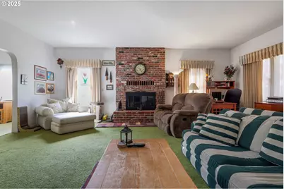 48025 NW Strohmayer Rd, Forest Grove, OR 97116 - Photo 11