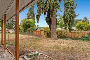 933 N Main Ave, Ridgefield, WA 98642 - Photo 37