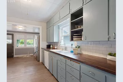 933 N Main Ave, Ridgefield, WA 98642 - Photo 15