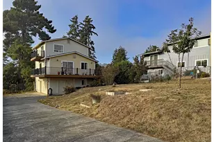 616 Pacific Ave, Brookings, OR 97415 - Photo 1