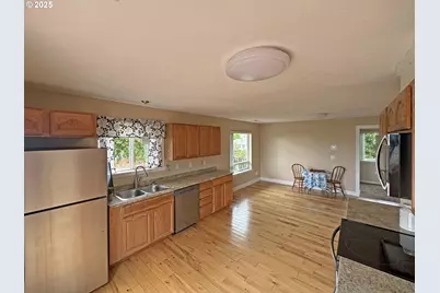 616 Pacific Ave, Brookings, OR 97415 - Photo 9
