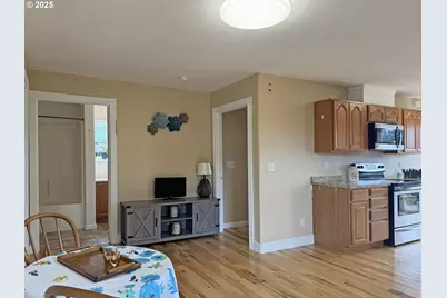 616 Pacific Ave, Brookings, OR 97415 - Photo 7