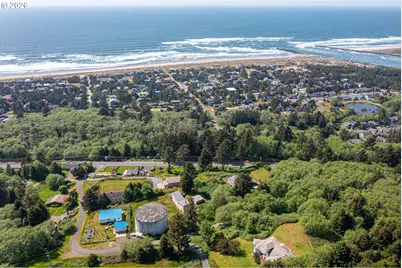 9740 Scenic View Dr, Rockaway Beach, OR 97136 - Photo 9