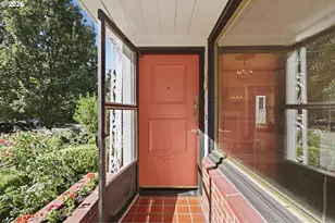 6010 S Corbett Ave, Portland, OR 97239 - Photo 3