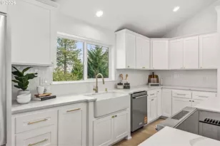 1999 Hawkins Ln, Eugene, OR 97405 - Photo 13