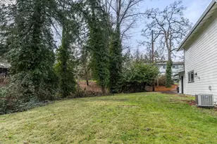 1999 Hawkins Ln, Eugene, OR 97405 - Photo 37