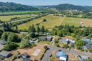 1211 Fairview St, Myrtle Point, OR 97458 - Photo 7