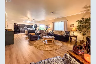 1874 SW Topaz Ln, Grants Pass, OR 97526 - Photo 5