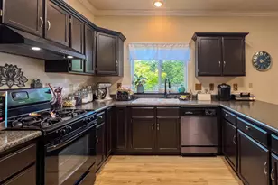 1874 SW Topaz Ln, Grants Pass, OR 97526 - Photo 9