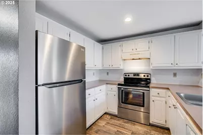 17548 NW Springville Rd #F8, Portland, OR 97229 - Photo 11