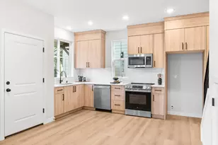 8630 SW 21st Ave, Portland, OR 97219 - Photo 5