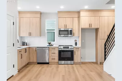 8630 SW 21st Ave #1, Portland, OR 97219 - Photo 3