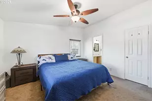 260 21st St, Albany, OR 97322 - Photo 17