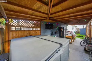 260 21st St, Albany, OR 97322 - Photo 29