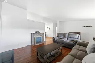 260 21st St, Albany, OR 97322 - Photo 5