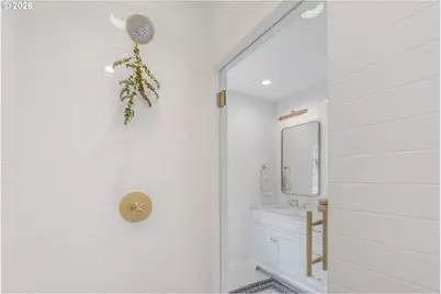 3830 NE Wistaria Dr, Portland, OR 97212 - Photo 27