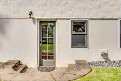 3830 NE Wistaria Dr, Portland, OR 97212 - Photo 41