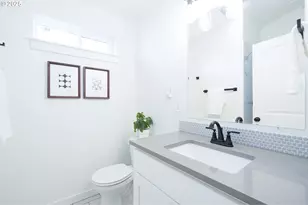 6537 SE Woodstock Blvd, Portland, OR 97206 - Photo 17