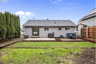 547 Fir St, Woodburn, OR 97071 - Photo 25
