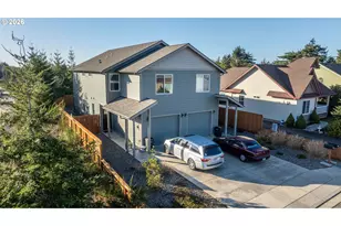 752 Madison St, Coos Bay, OR 97420 - Photo 1