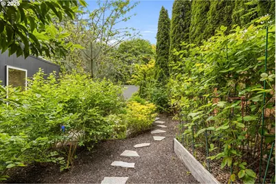 3115 SW Bennington Dr, Portland, OR 97205 - Photo 35